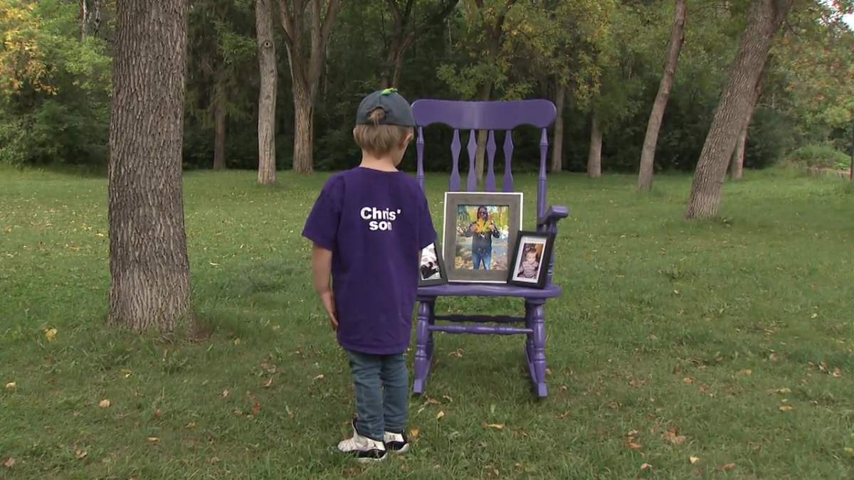 Edmontonians remember loved ones on International Overdose Awareness Day - image