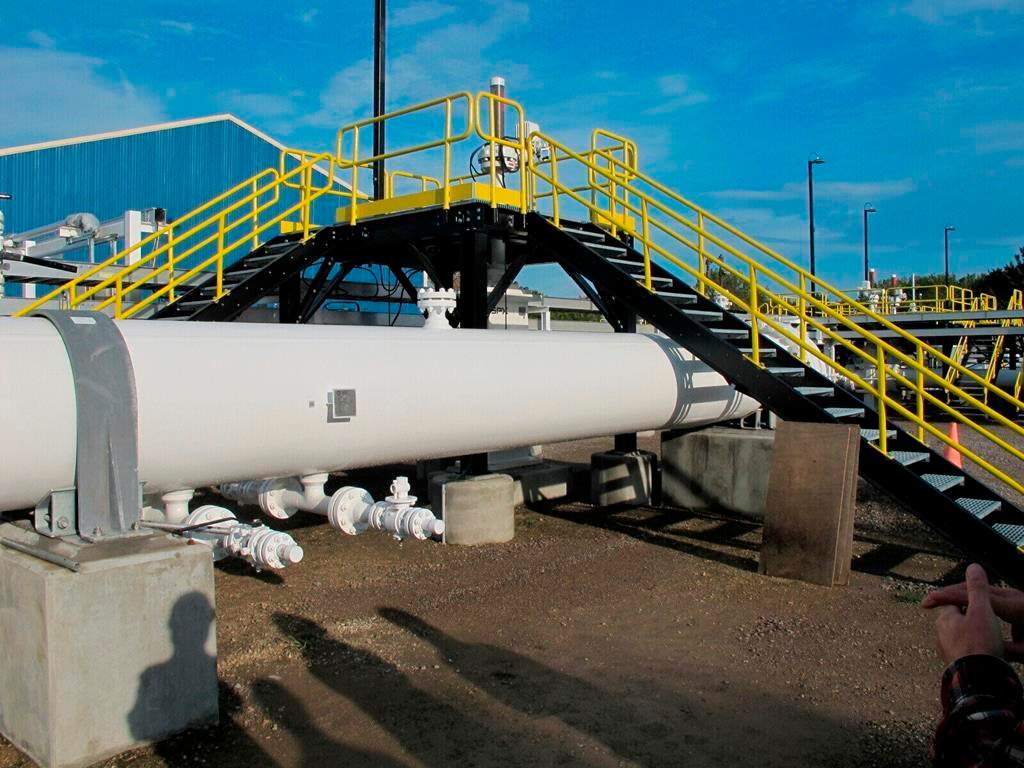 This photo taken in October 2016 shows an aboveground section of Enbridge's Line 5 at the Mackinaw City, Mich., pump station.
