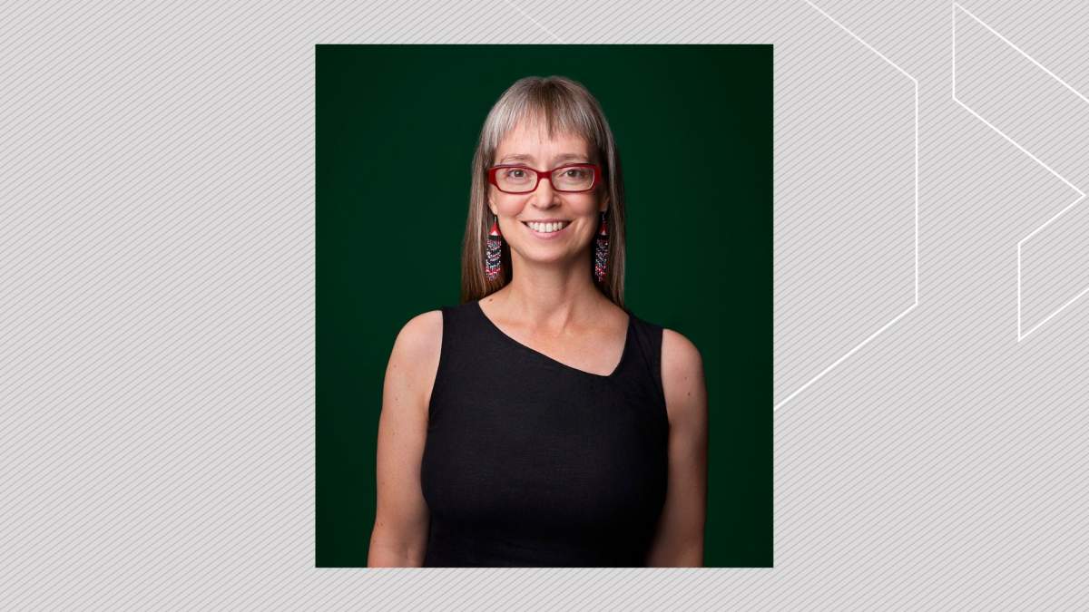 Alberta's former chief medical officer of health Dr. Deena Hinshaw will receive a Distinguished Alumni Award from the University of Alberta.