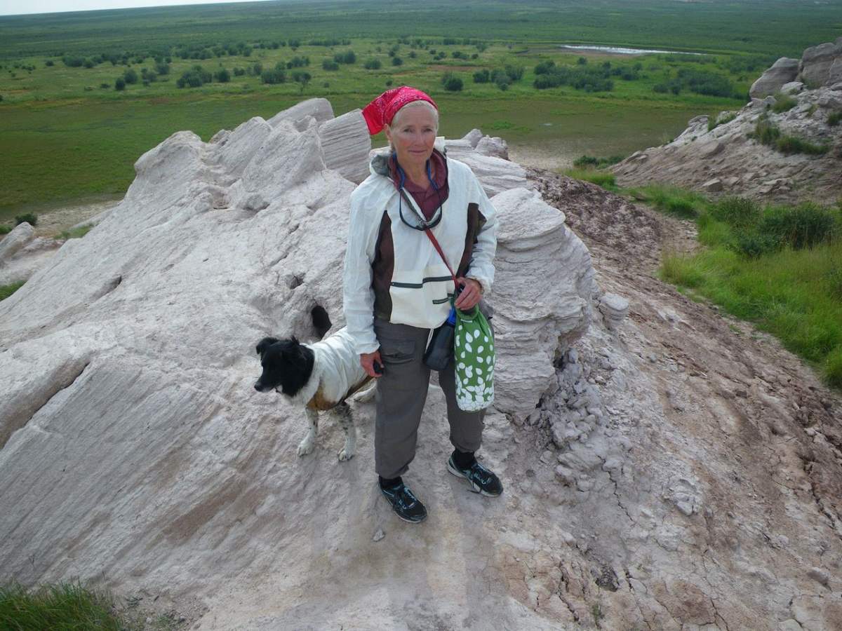 Jenny Gusse, 62, from Lethbridge, Alta., with dog Skip, on Lookout Point.