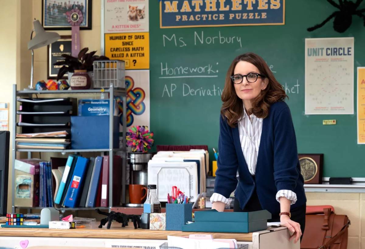 Tina Fey will reprise her role as Ms. Norbury in the 'Mean Girls' remake.