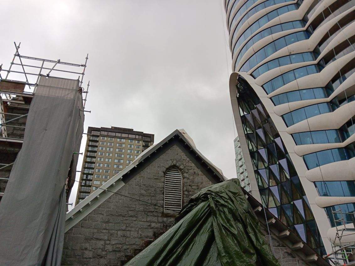 Photos from the scene show the aftermath of the scaffolding collapse.