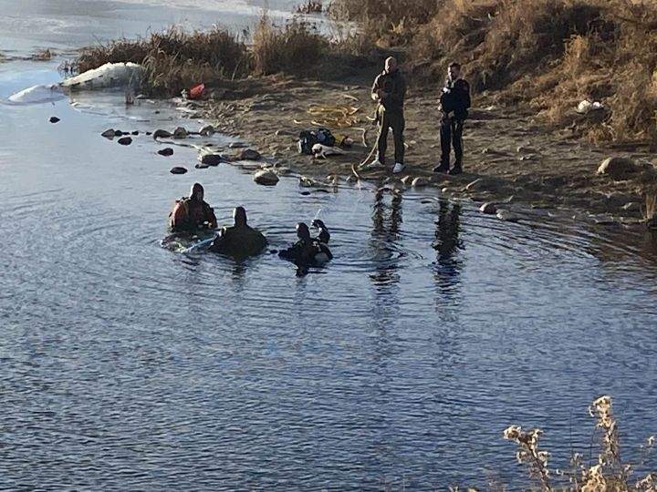 Search efforts continued at Lac Ste. Anne on Dec. 26, 2023 after a family of three went missing on Dec. 23.