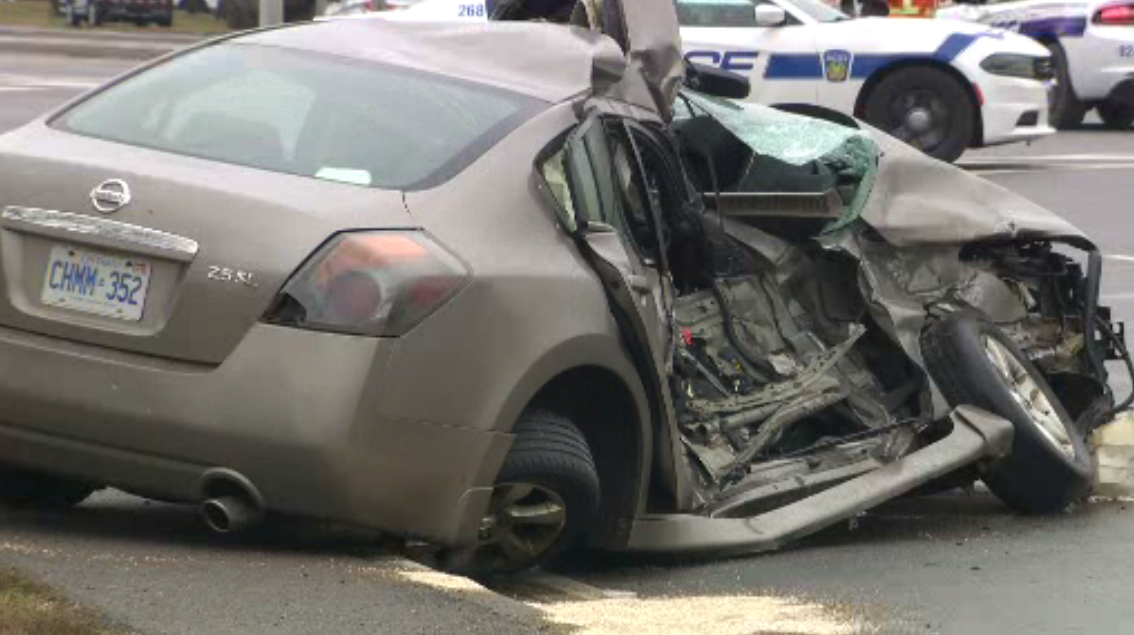 Crash in Mississauga knocks out power for 1K customers - image
