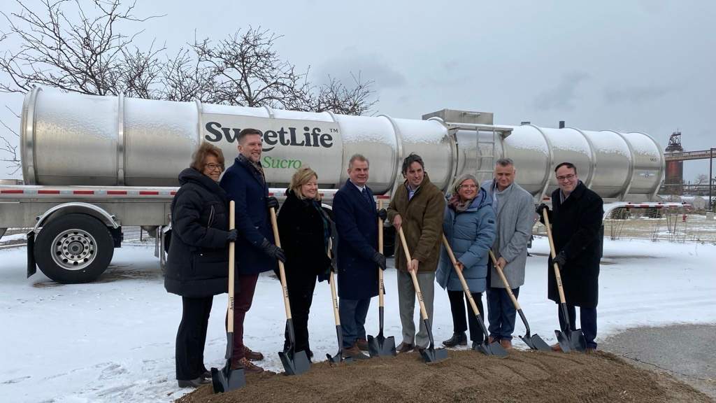 Founder and CEO of SucroCan Jonathan Taylor along with Hamilton Mayor Andrea Horwath and Ian Hamilton of HOPA joined a groundbreaking ceremony on Jan 16, 2024 for a new sugar refinery to be developed at Pier 15.