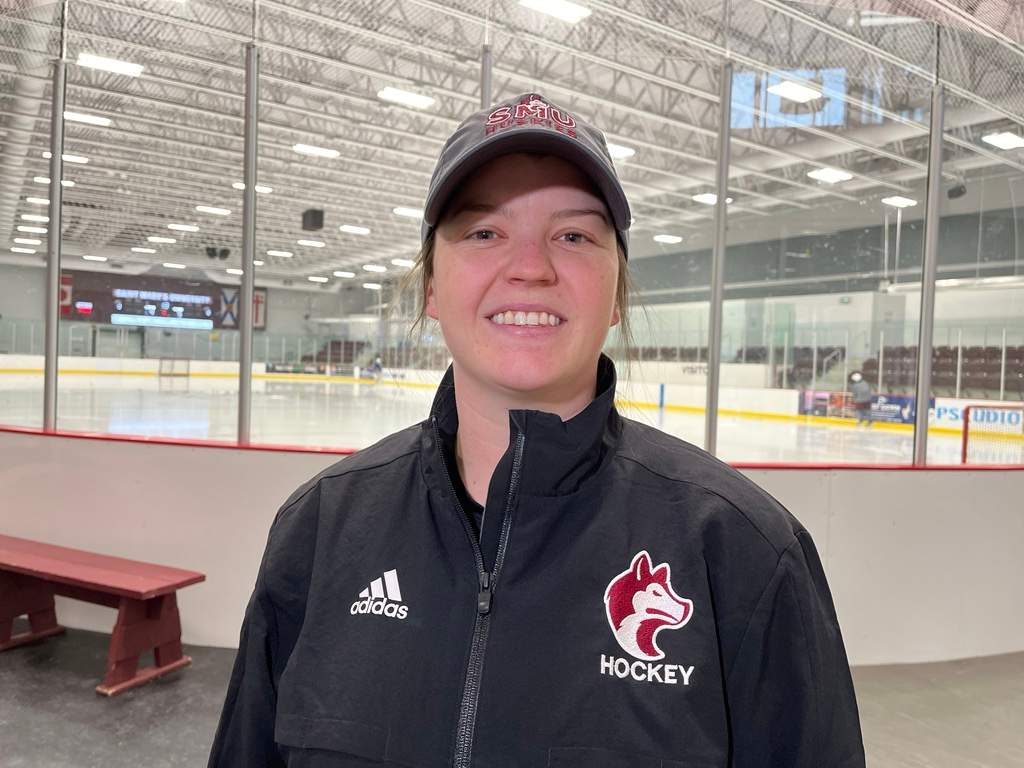 Lisa MacLean is an assistant coach with the Saint Mary’s Huskies.