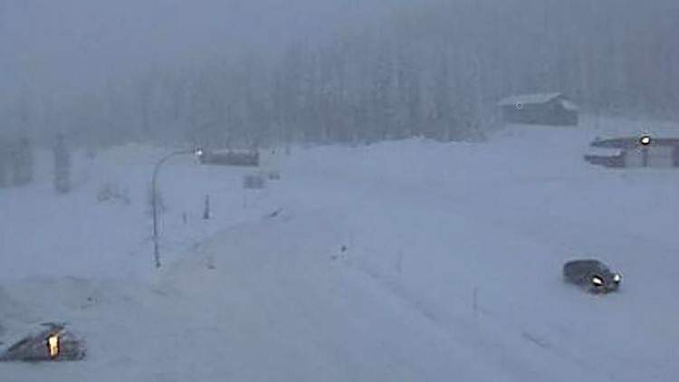 Weather and road conditions at Kootenay Pass along Highway 3 on Saturday morning, Jan. 6, 2024. The pass has an elevation of 1,781 metres.