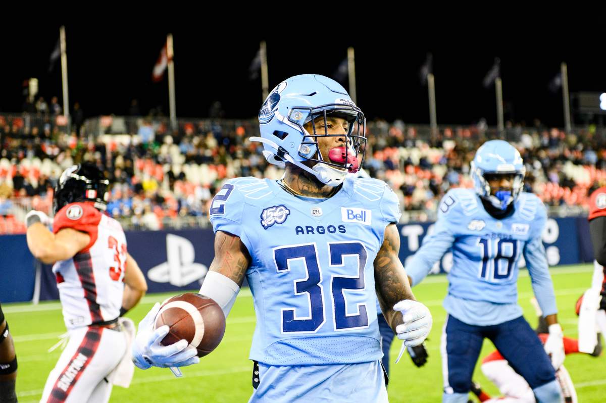 Elks returner Javon Leake runs back a kick in a game against the Ottawa Redblacks.