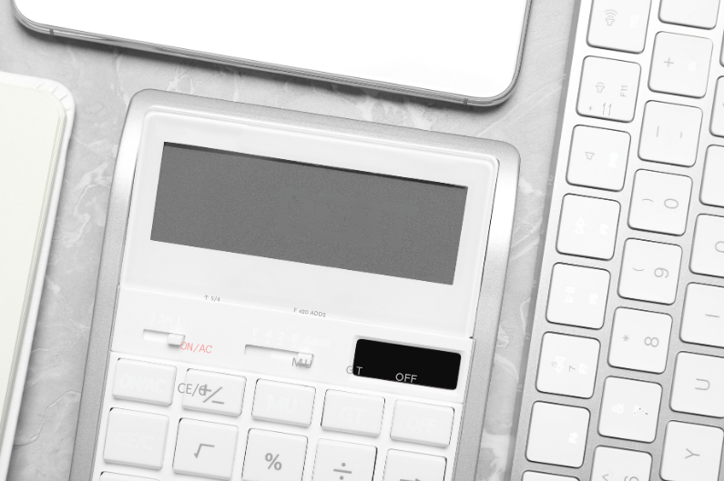 Worried about staying on budget and meeting your financial goals? These smart tools can help.