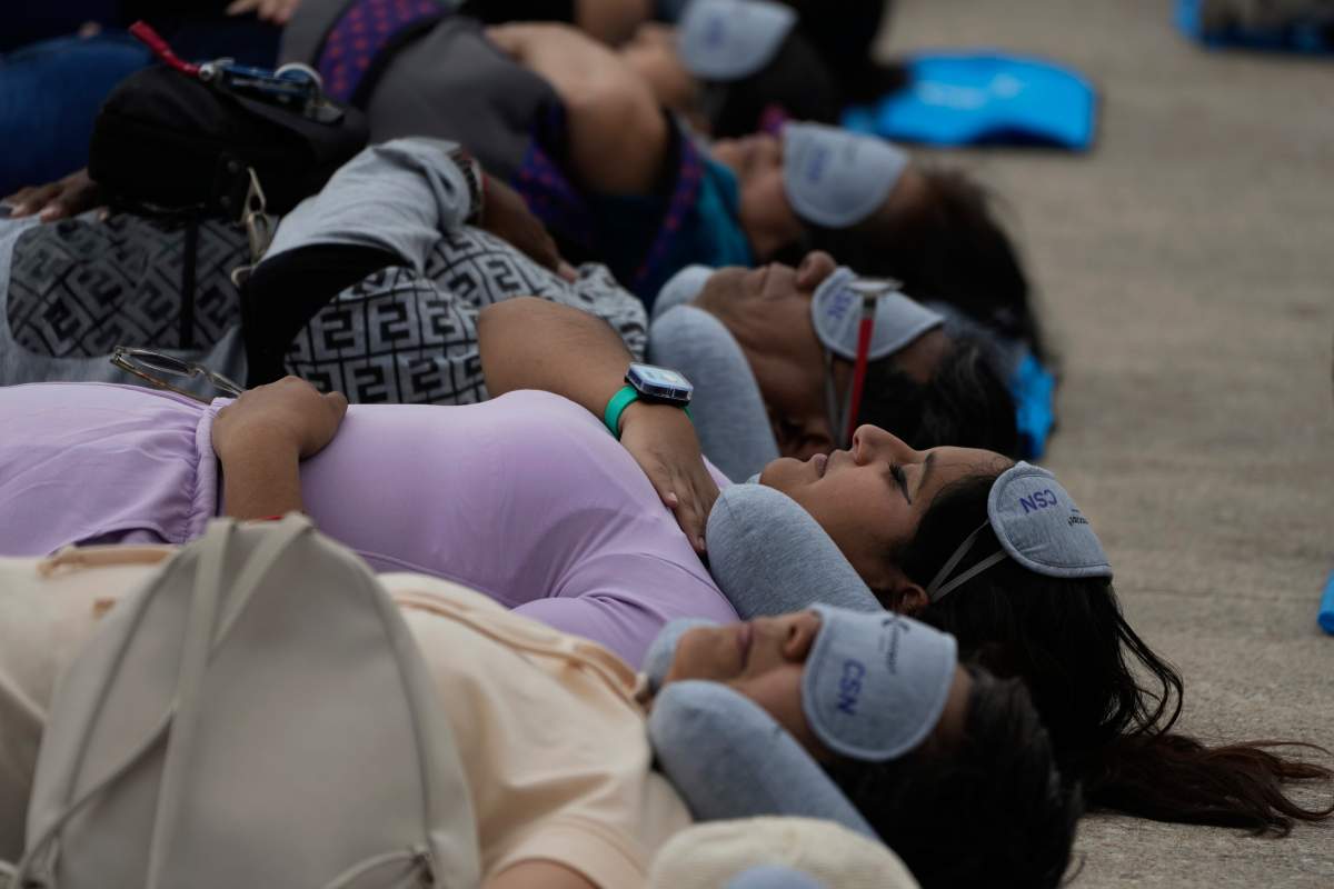 Hundreds in Mexico City take a ‘mass nap’ to commemorate World Sleep Day - image