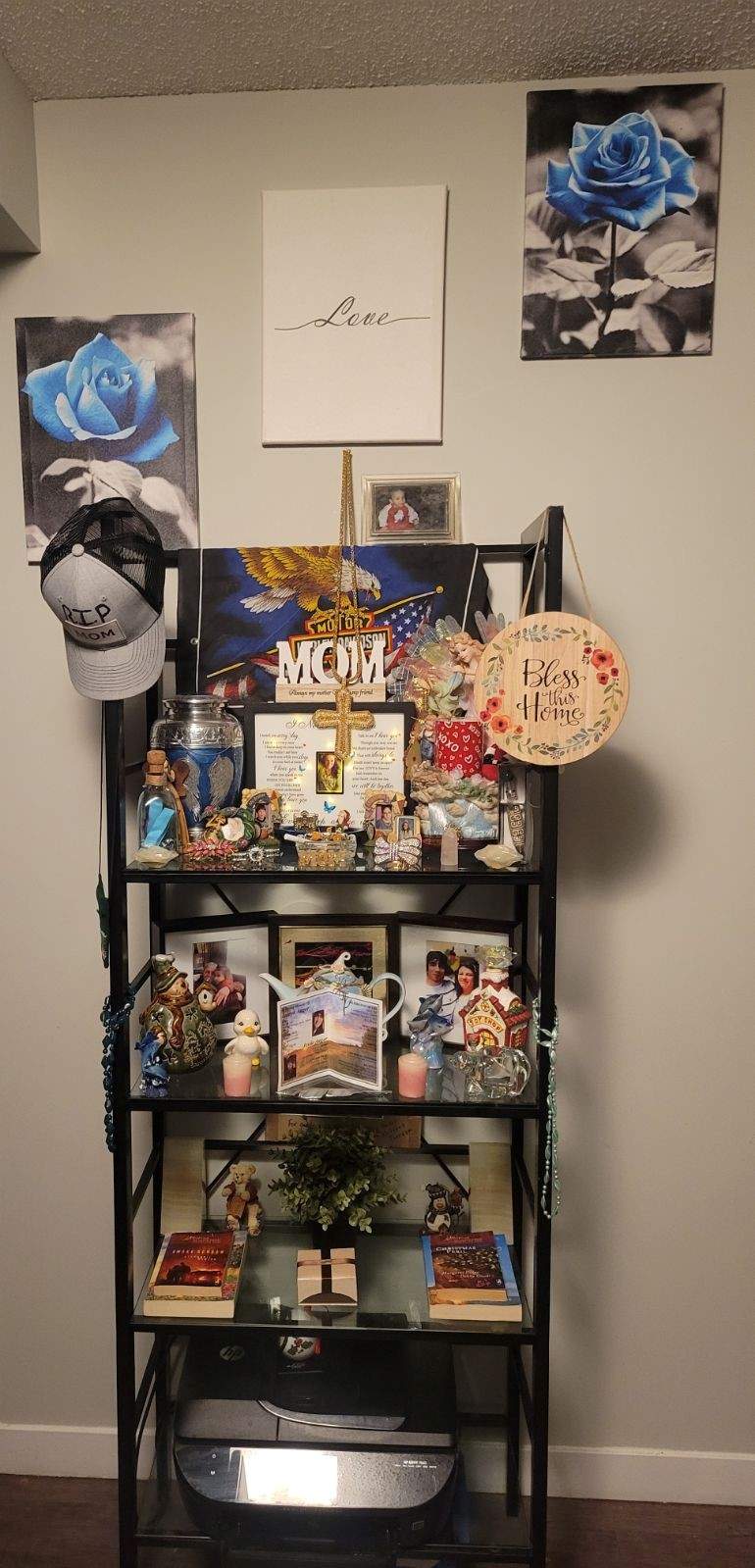 Memorial shelf for Teresa Bjerstedt.