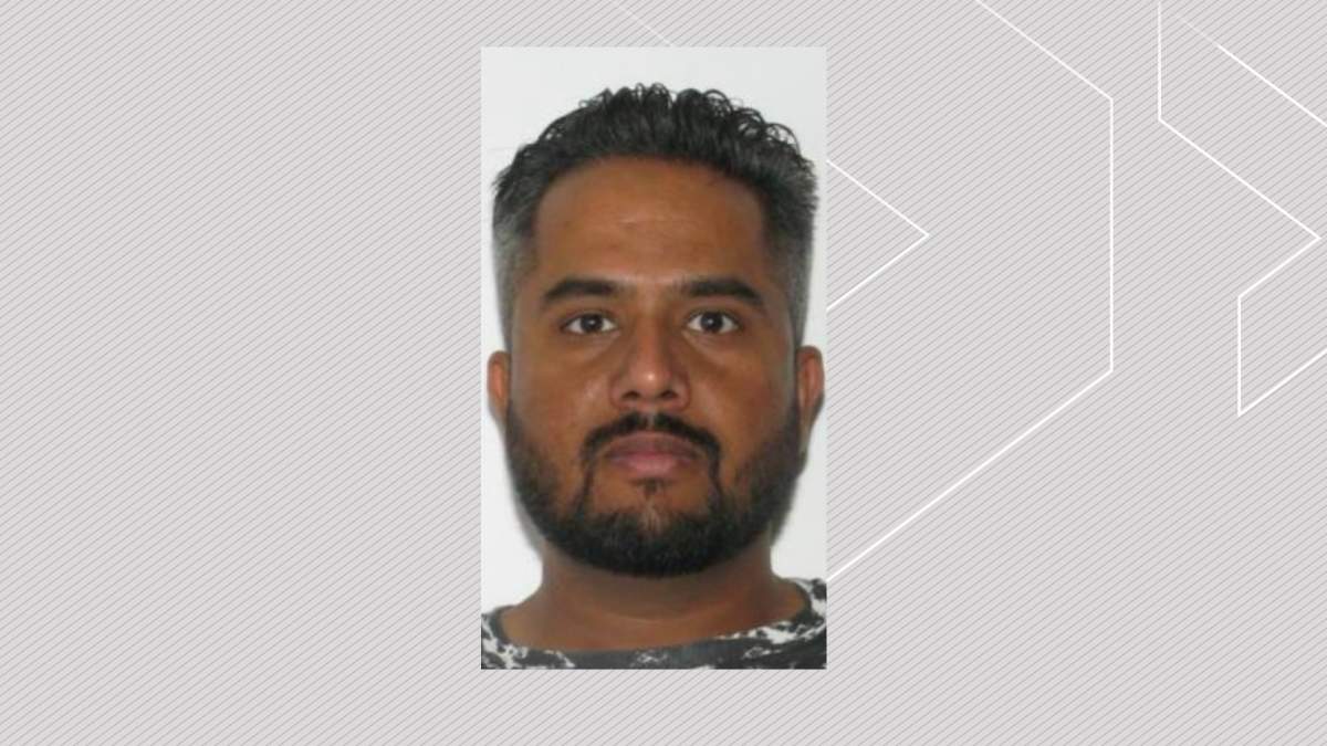 Police are searching for 36-year-old Johnpreet Singh Kang, who is wanted on warrants for two counts of trafficking a controlled substance and possession for the purpose of trafficking. 