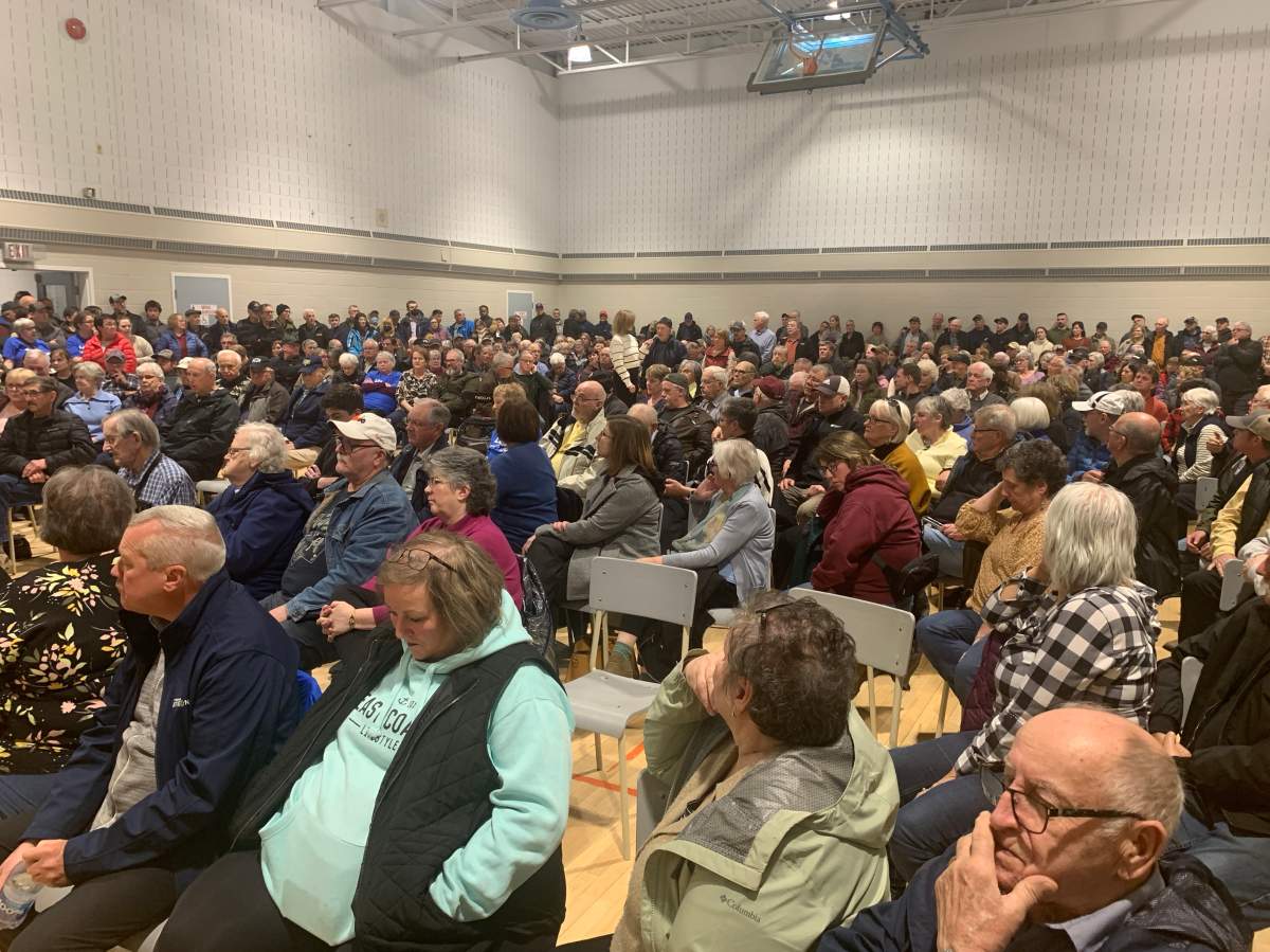Residents of Antigonish packed a community meeting on amalgamation plans Thursday evening.