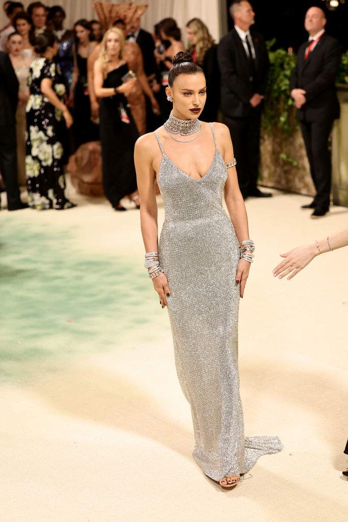 Irina Shayk attends The 2024 Met Gala Celebrating "Sleeping Beauties: Reawakening Fashion" at The Metropolitan Museum of Art on May 06, 2024 in New York City.