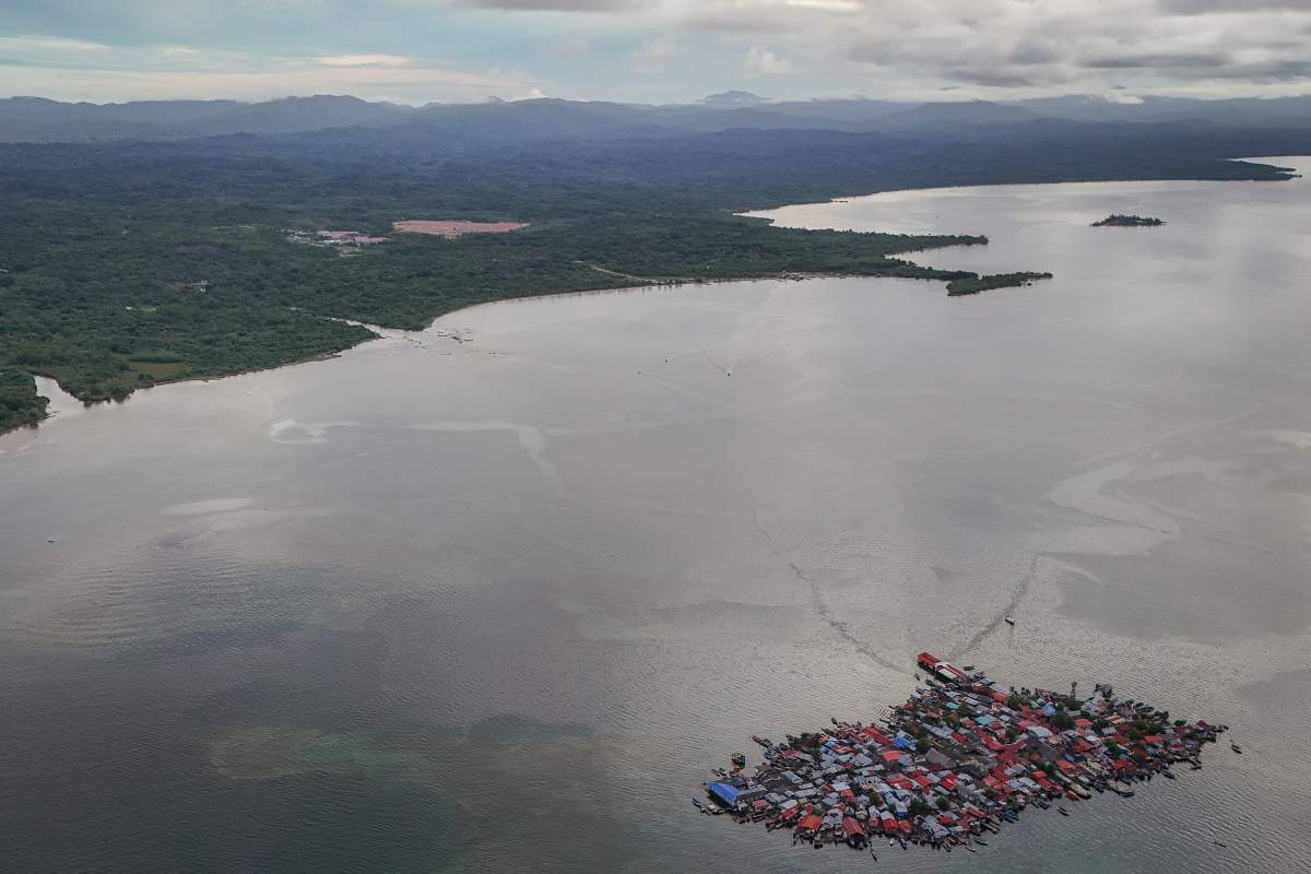 Gardi Sugdub Island, part of the San Blas archipelago, stands off Panama’s Caribbean coast Saturday, May 25, 2024. Due to rising sea levels, about 300 Guna Indigenous families will relocate to new homes, built by the government, on the mainland.