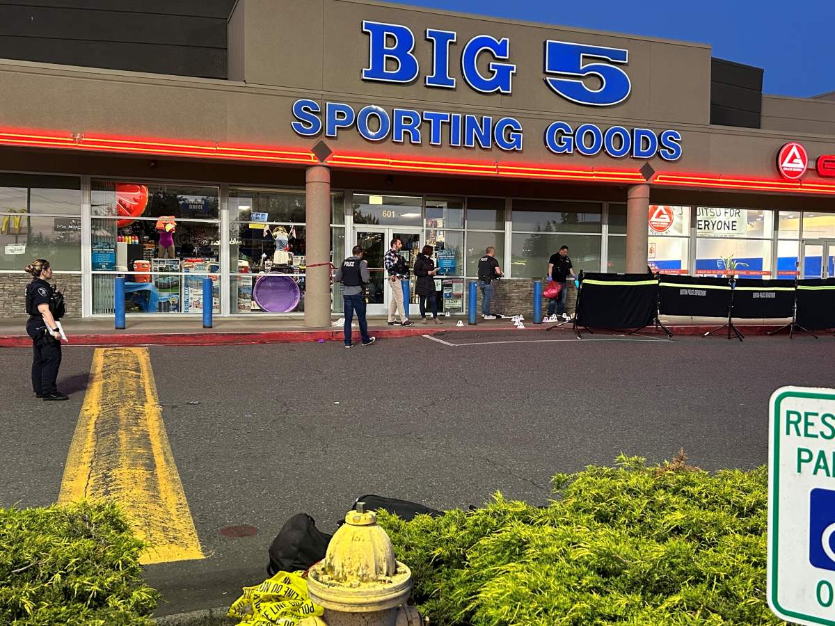 A Big 5 Sporting Goods storefront.