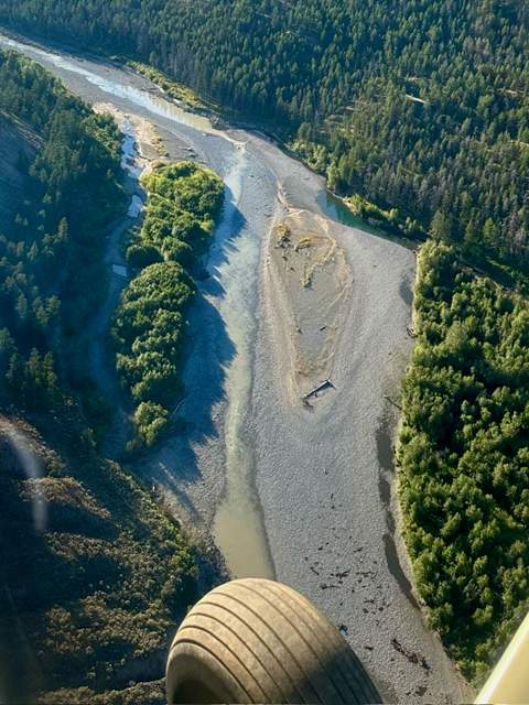 The massive landslide blocking the Chilcotin River.