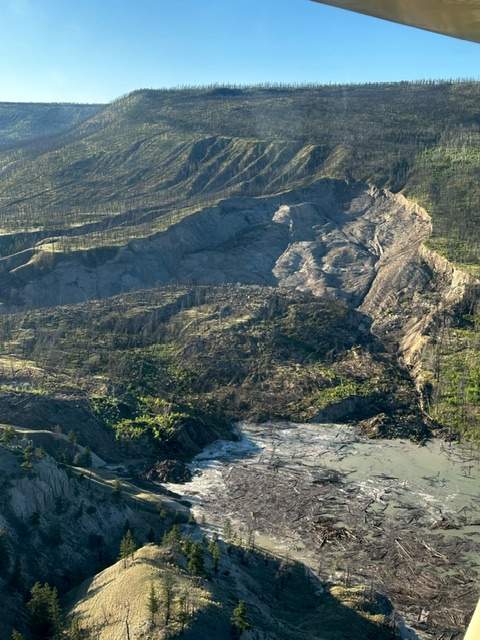 The massive landslide blocking the Chilcotin River.