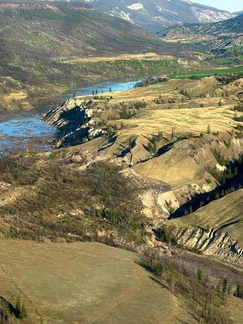 The massive landslide blocking the Chilcotin River.
