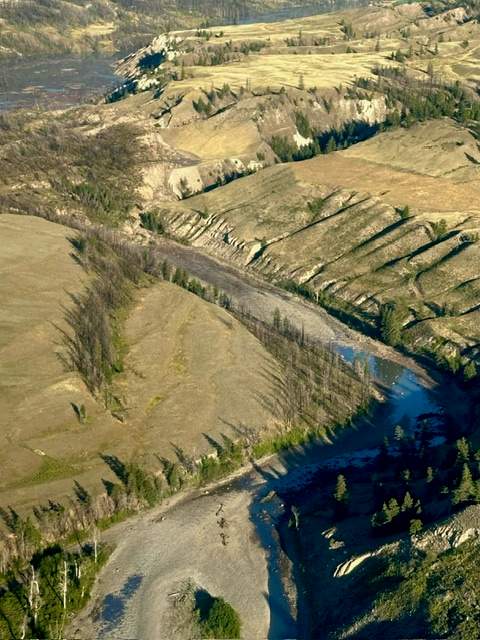 The massive landslide blocking the Chilcotin River.