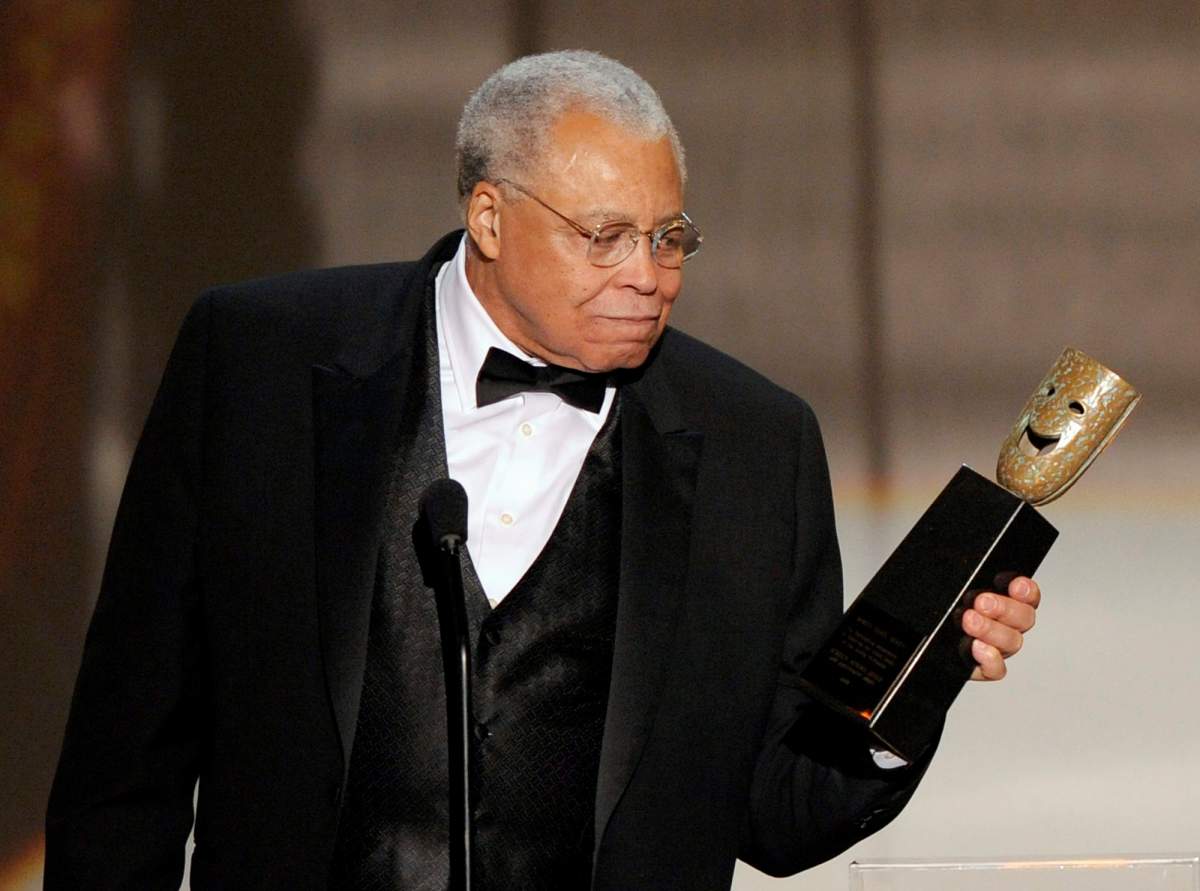 James Earl Jones accepts the Life Achievement Award at the 15th Annual Screen Actors Guild Awards on Sunday, Jan. 25, 2009, in Los Angeles. (AP Photo/Mark J. Terrill)