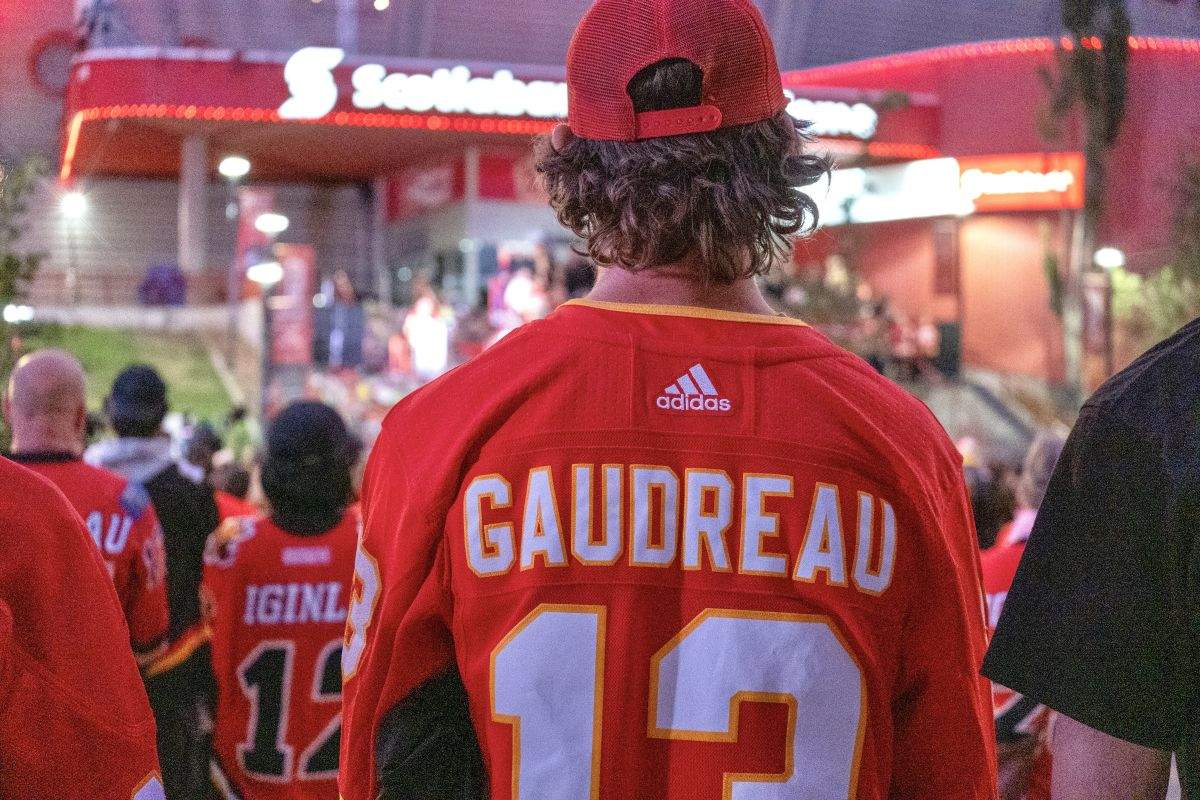 Fans gathered on the front steps of the Scotiabank Saddledome on an emotional Wednesday night as the Calgary Flames held a candlelight vigil for Johnny Gaudreau and his brother Matthew.