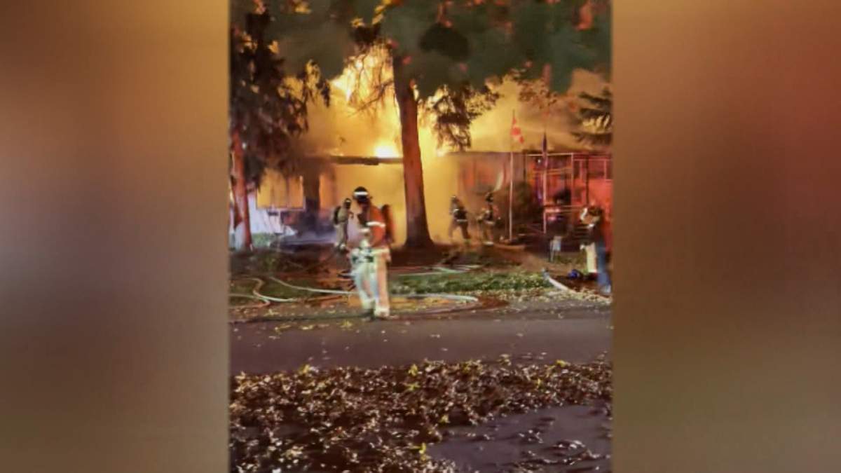 Calgary arson investigators are trying to determine if a suspicious fire in Hillhurst is related to two similar fires in Edmonton earlier this fall.