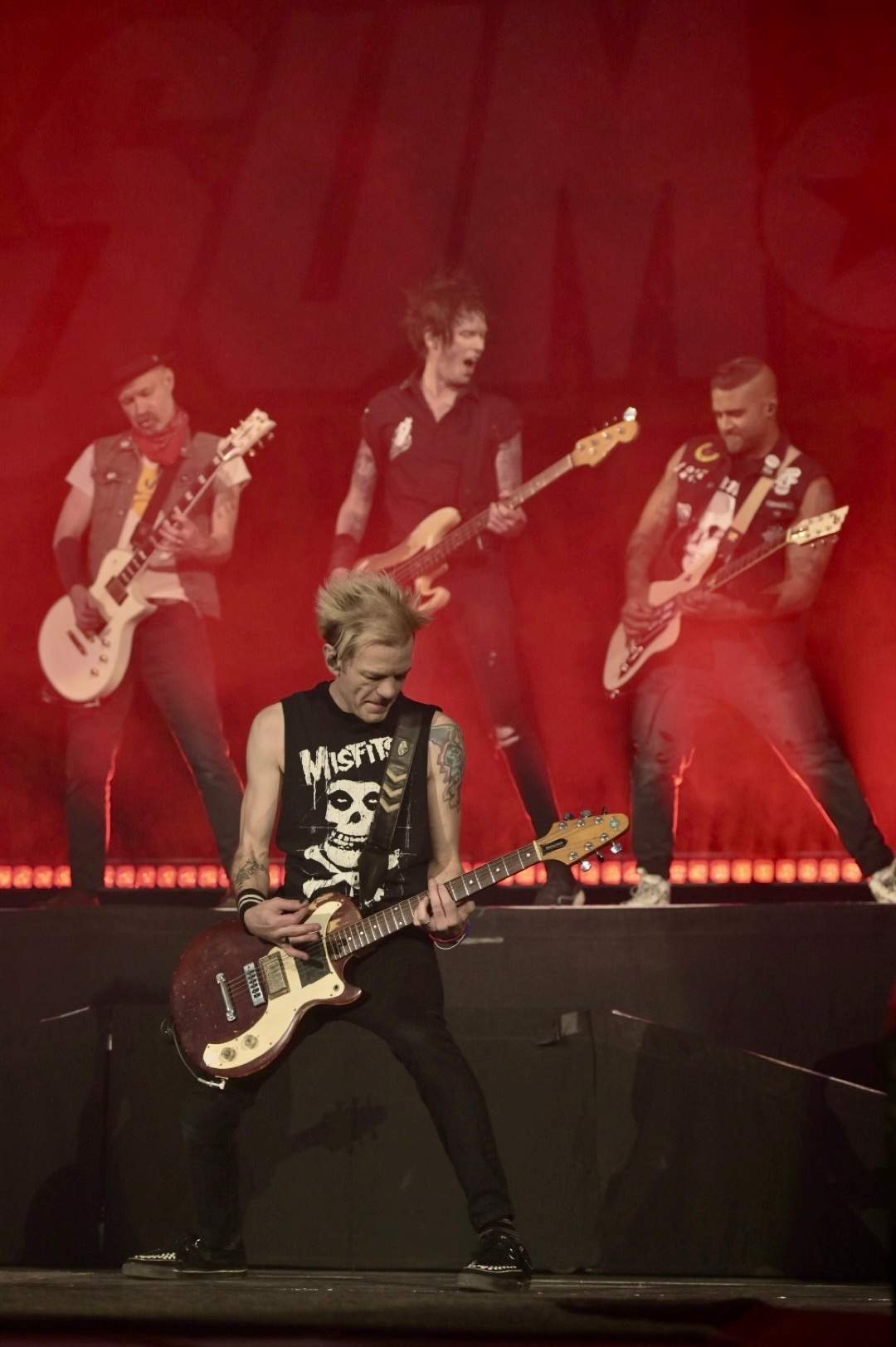 Deryck Whibley, Dave Baksh, Jason McCaslin, Tom Thacker
