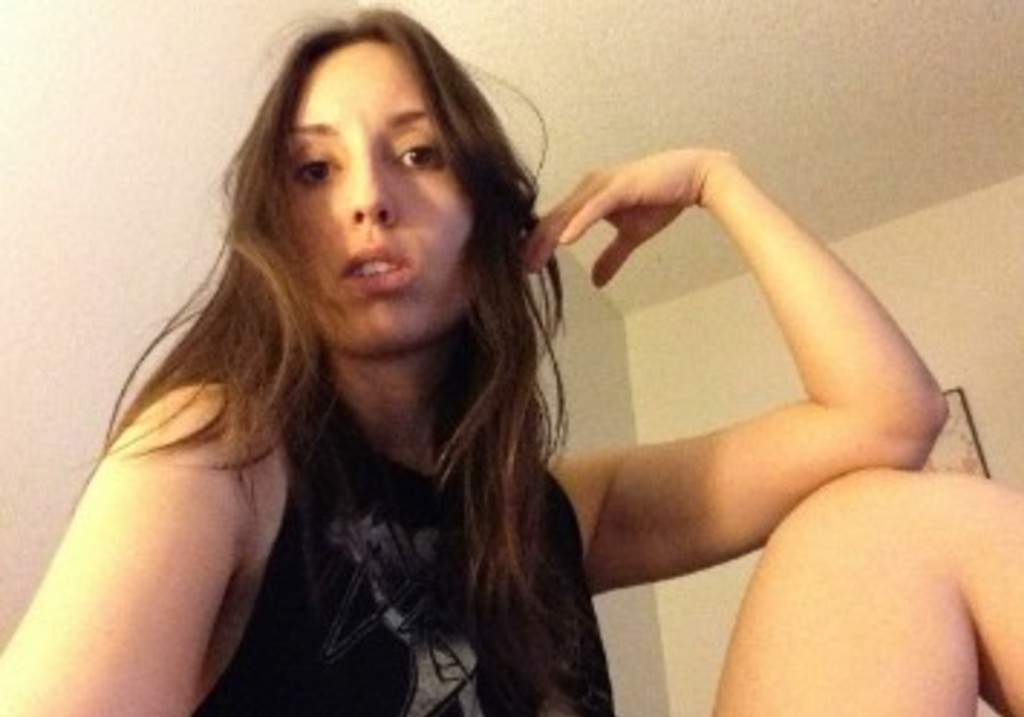 Aurora Phelps allegedly used online dating apps to lure older men to meet her in person.