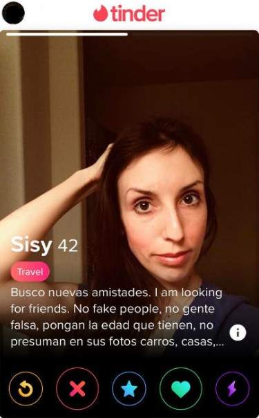 A screenshot of Aurora Phelps Tinder profile.