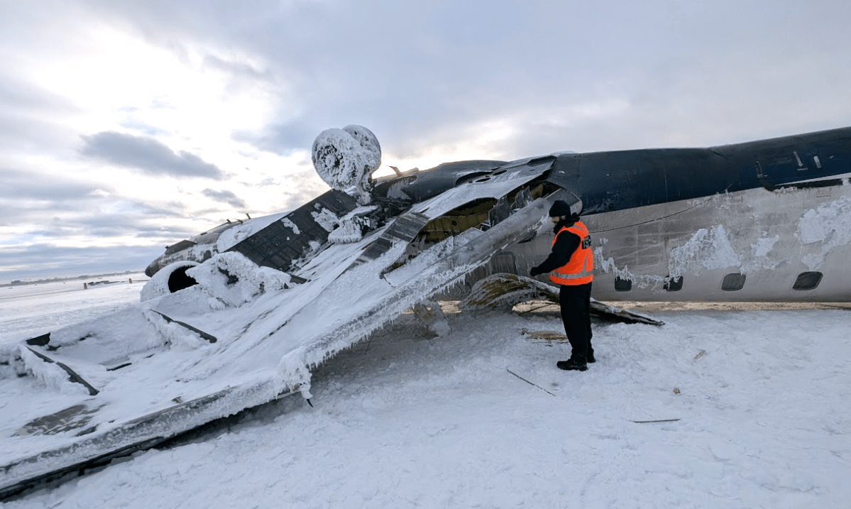 Image of the crashed plane of Delta flight 4819 at Toronto Pearson International Airport.