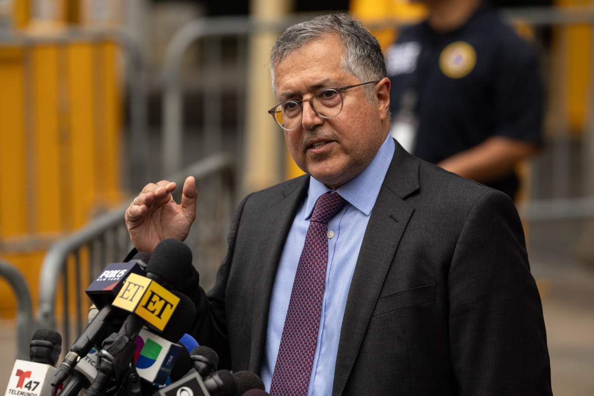 Marc Agnifilo, attorney for Sean 'Diddy' Combs, speaks to members of media outside court in New York, US, on Tuesday, Sep. 17, 2024.