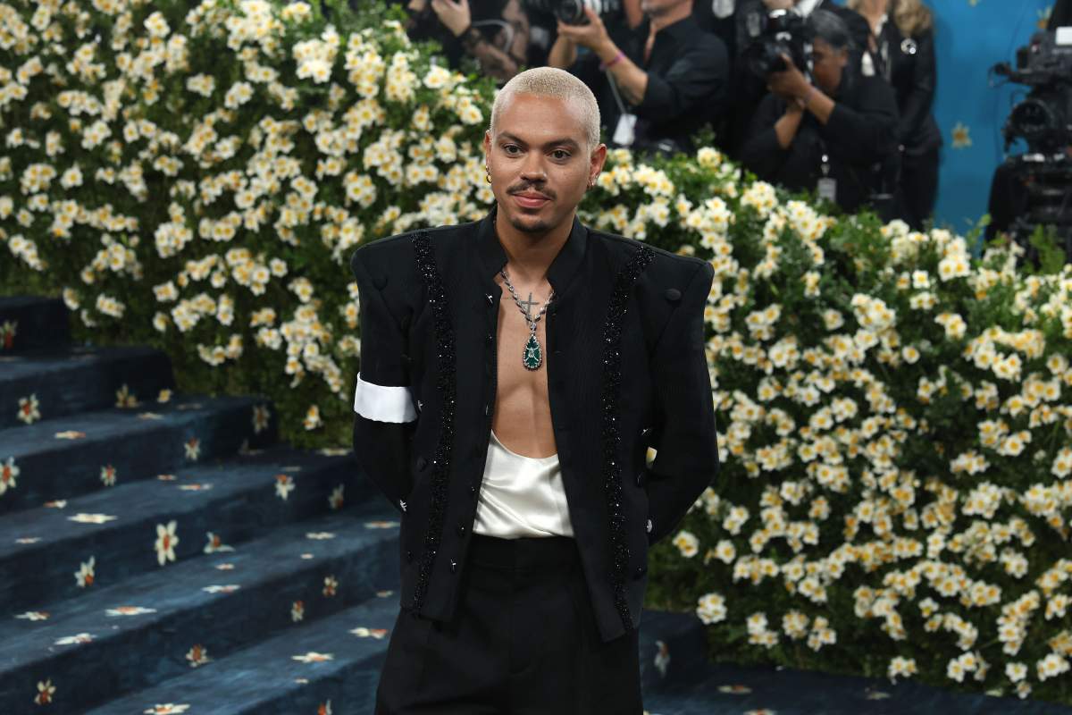 Eavn Ross attends 2025 Met Gala Celebrating "Superfine: Tailoring Black Style" Red Carpet at The Metropolitan Museum of Art on May 5, 2025 in New York.