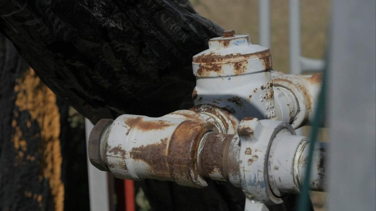 Alberta's Orphan Well Association says it has more than 3,700 abandoned well that need to be cleaned up, but a new report says the annual levy oil companies are charged to fund the cleanup is far less than what it will actually cost.
