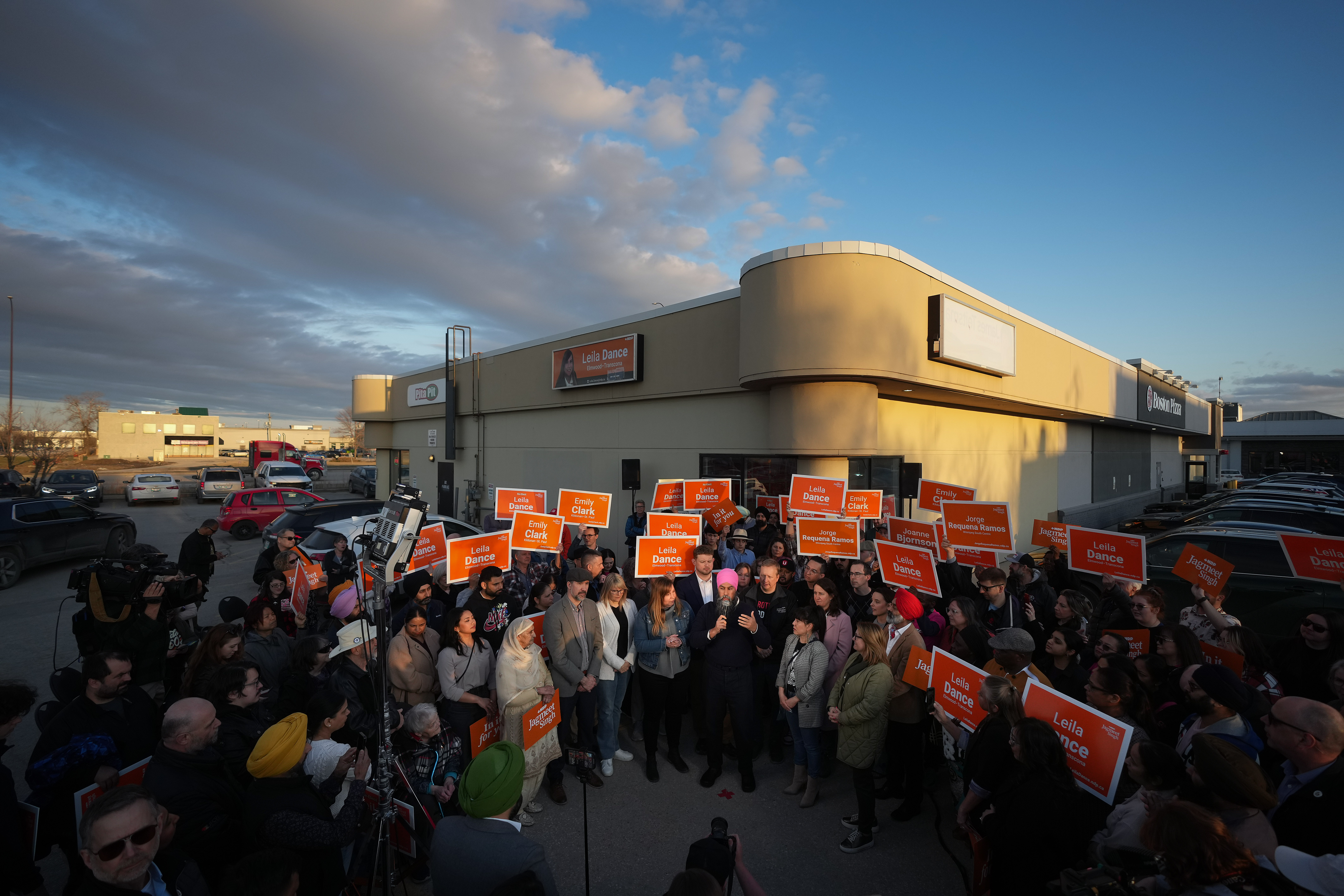 NDP Leader Jagmeet Singh speaks at campaign rally in Winnipeg, April 23, 2025. THE CANADIAN PRESS/Darryl Dyck