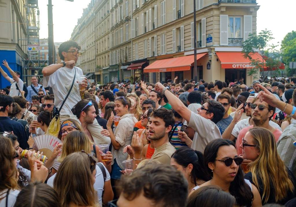 The 43rd Fete de la Musique took place throughout France on June 21, 2025, here at the Carillon in Paris, France.
