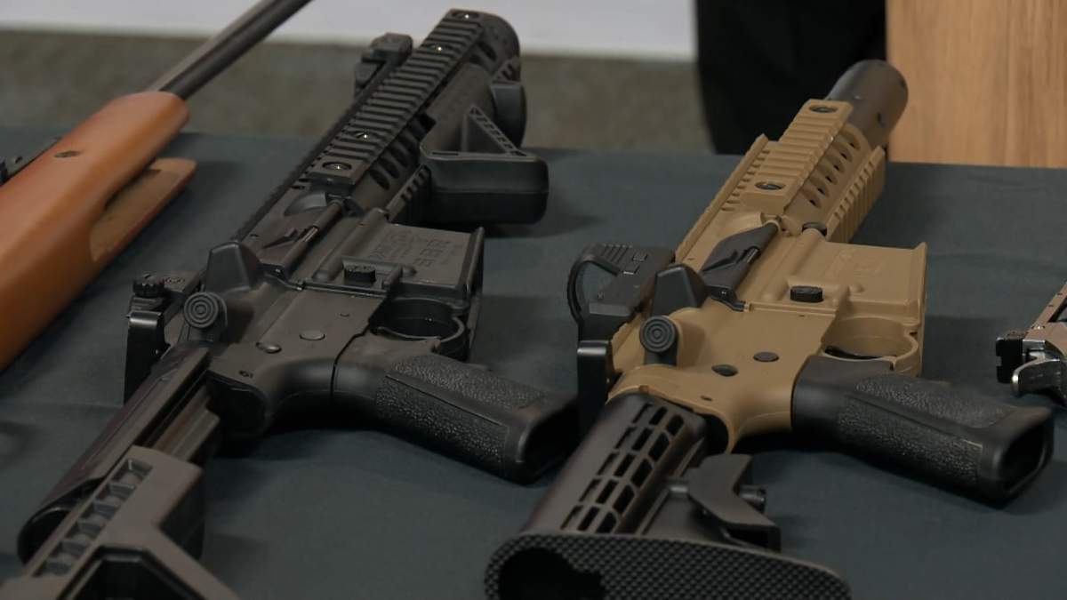 CPS says the realistic appearance of many air guns makes it nearly impossible to distinguish them from real firearms, especially in dynamic incidents where bystanders, witnesses and police officers perceive them as legitimate firearms.