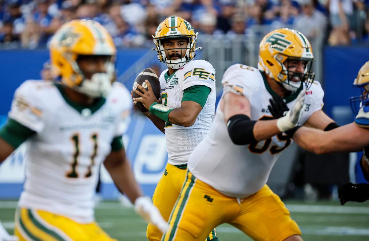 Elks QB Tre Ford looks downfield against the Winnipeg Blue Bombers on Thursday, June 26, 2025.