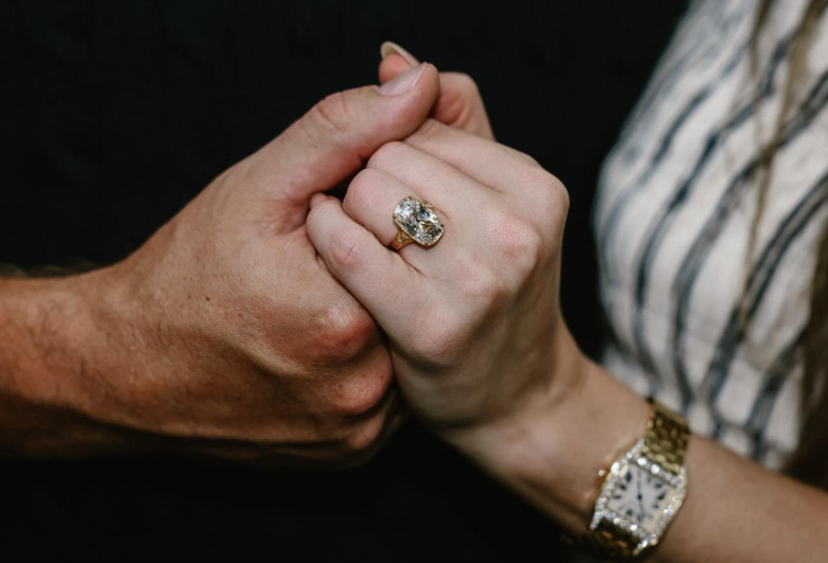 Taylor Swift and Travis Kelce announced their engagement on Instagram on August 26.
