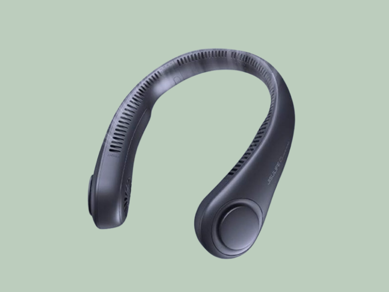 Beat the summer heat with these lightweight, hands-free neck fans that keep you cool at the cottage, on walks, at sporting events and everywhere in between.
