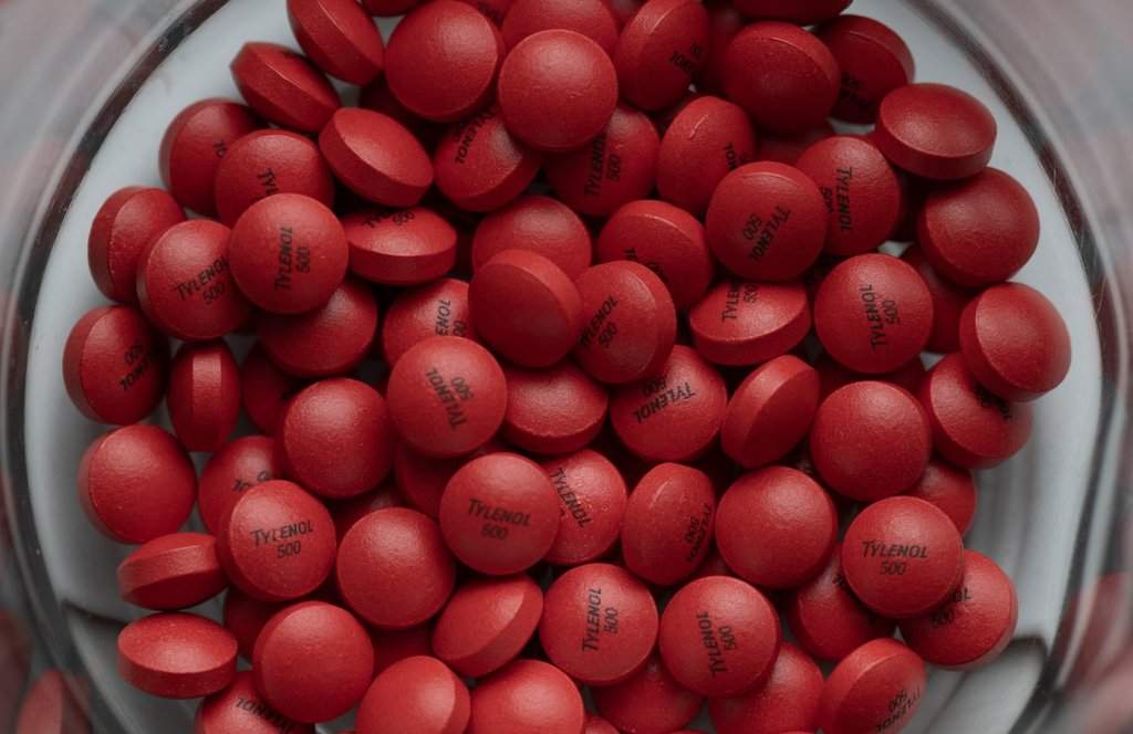 Extra-strength Tylenol tablets are seen, Tuesday, Sept. 12, 2023 in Chelsea, Que.  THE CANADIAN PRESS/Adrian Wyld.