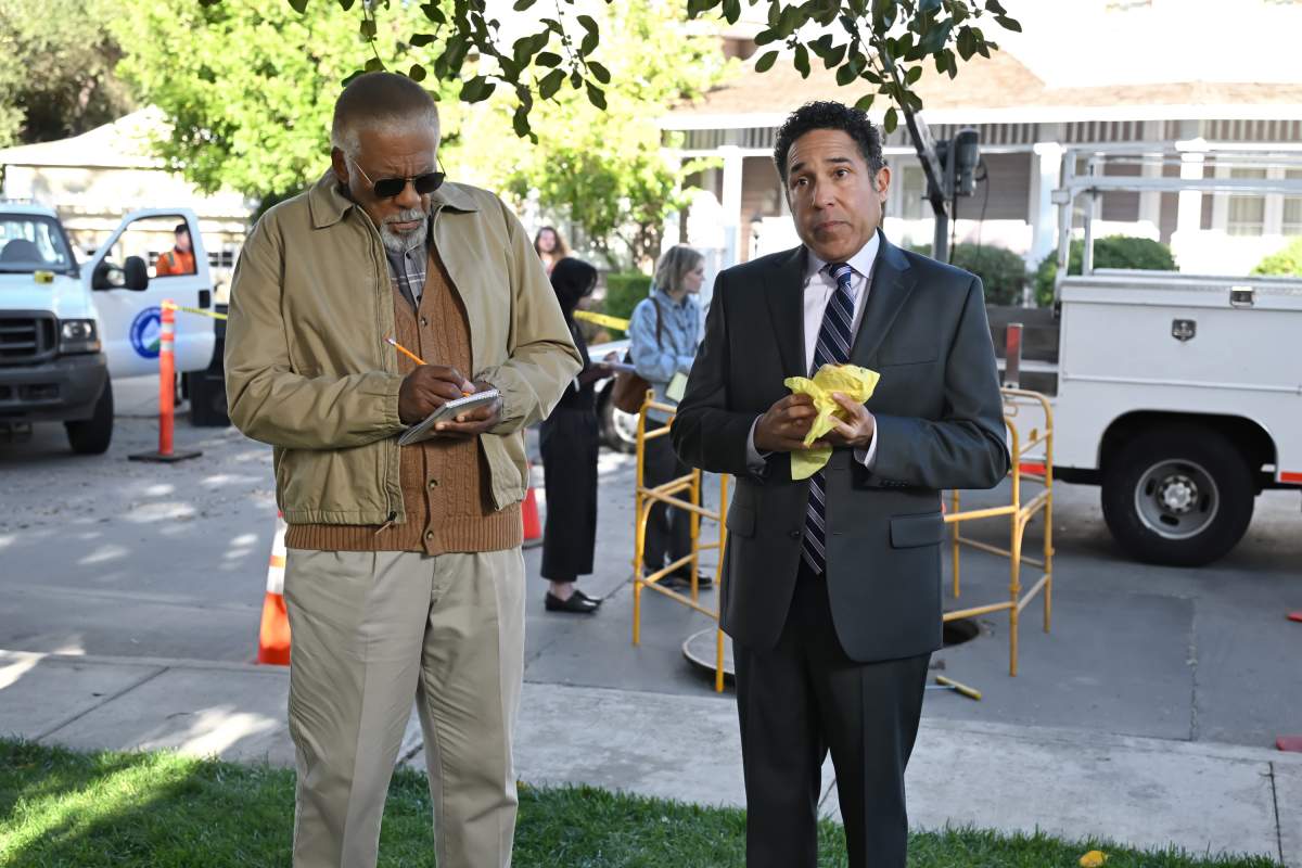 Pictured: (l-r) Duane Shepard Sr. as Barry, Oscar Nunez as Oscar.