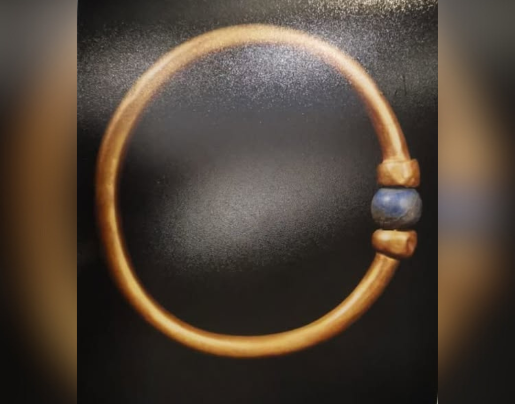 Image of a bracelet stolen from the restoration laboratory at the Egyptian Museum in Tahrir.