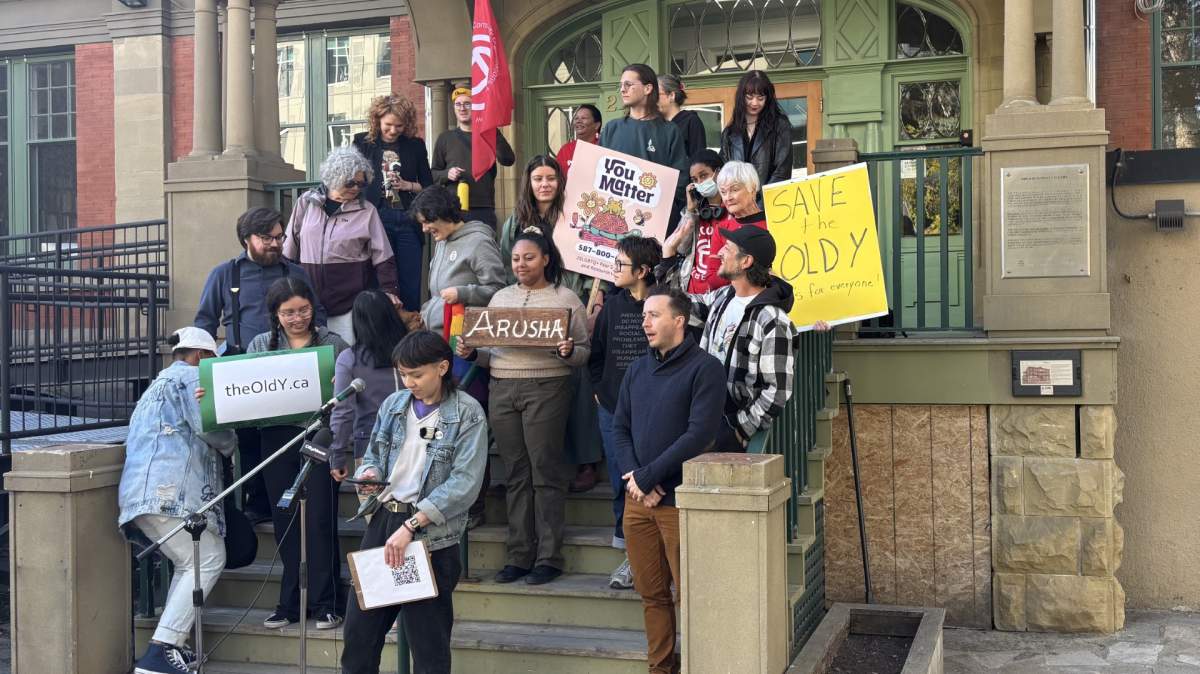 Social agencies are calling on the City of Calgary to sign a holdover lease while long term plans are set for the historic YWCA building. 
