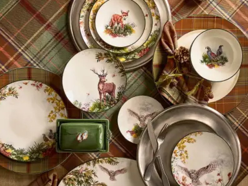 holiday table decor