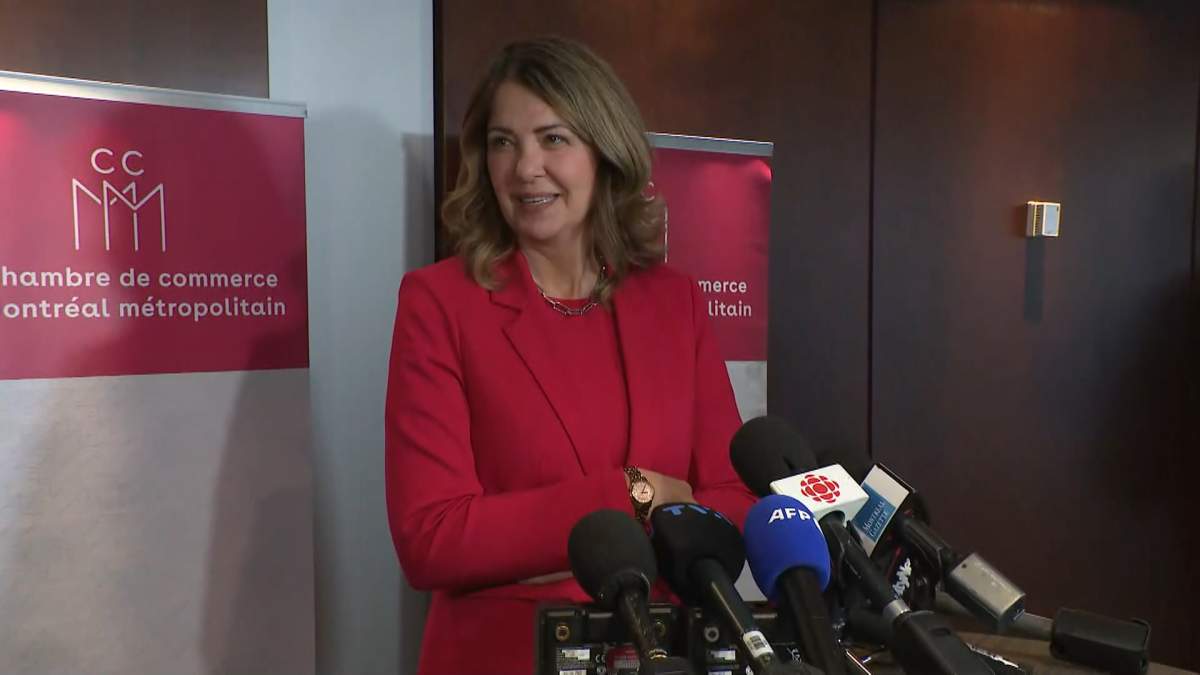 Alberta Premier Danielle Smith, who spoke Monday to the Montreal Chamber of Commerce, has called on teachers to call off the strike and return to the bargaining table.