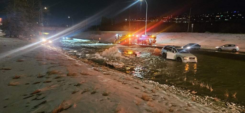 Replacement of the South Bearspaw Feeder Main became a priority after two catastrophic failures of the existing pipe, including this one in Dec. 2025.
