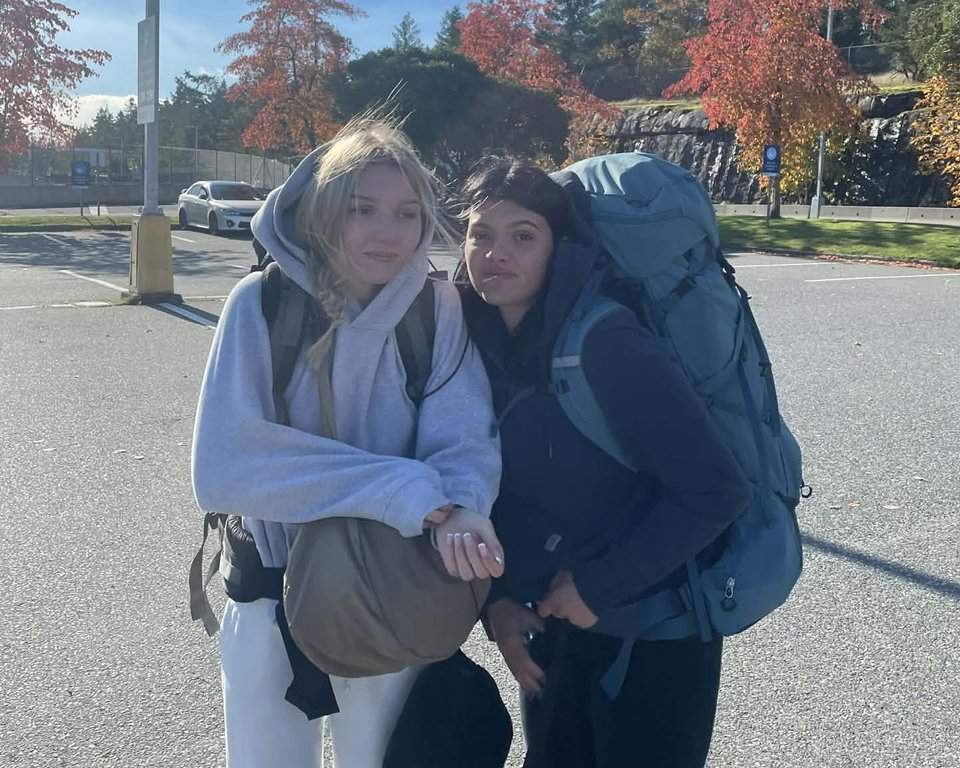 Piper James, 19, of Campbell River, B.C., shown on the right in this undated handout photo, was found dead on a beach in Australia, surrounded by a pack of dingoes. THE CANADIAN PRESS/Handout – Angela James