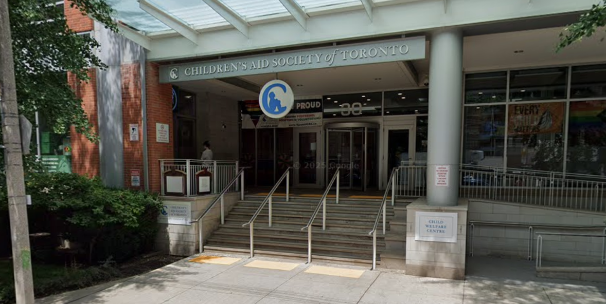 The front of the Children's Aid Society of Toronto building.