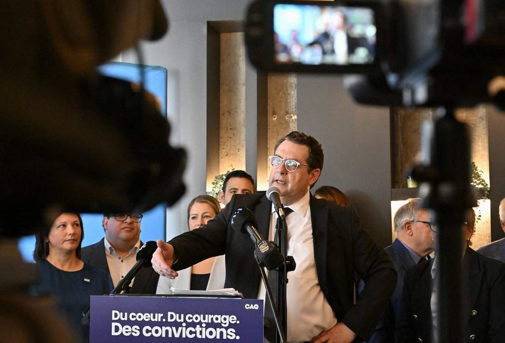 Coalition Avenir Quebec MNA Bernard Drainville launches his CAQ leadership campaign in Levis, Que. on Sunday, Feb. 1, 2026. THE CANADIAN PRESS/Jacques Boissinot.